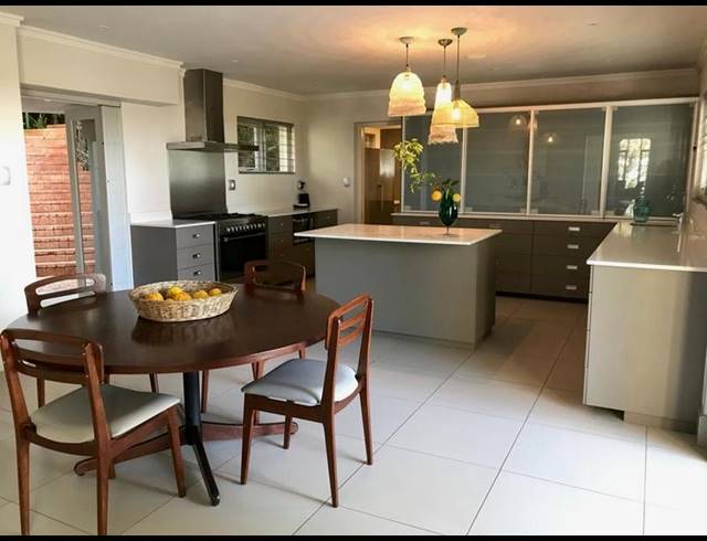 7 BEDROOM HOUSE FOR SALE IN WATERKLOOF RIDGE